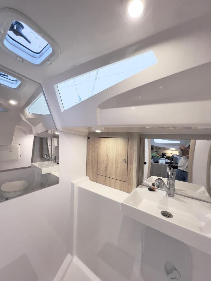 Hotel Hausboot Segelyacht Nui Burgtiefe auf Fehmarn Exterior foto